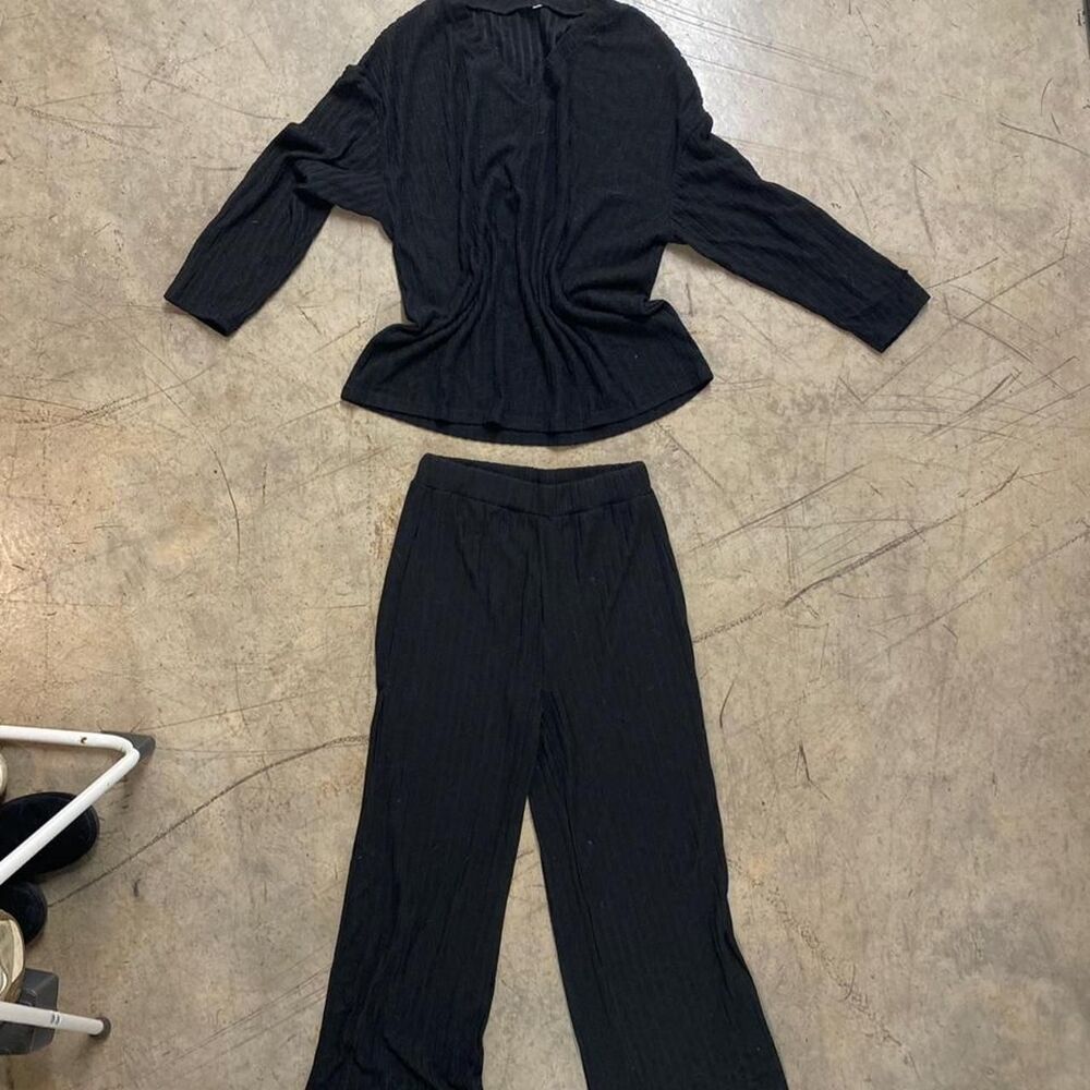 Women's Black Set- L pants, XL top